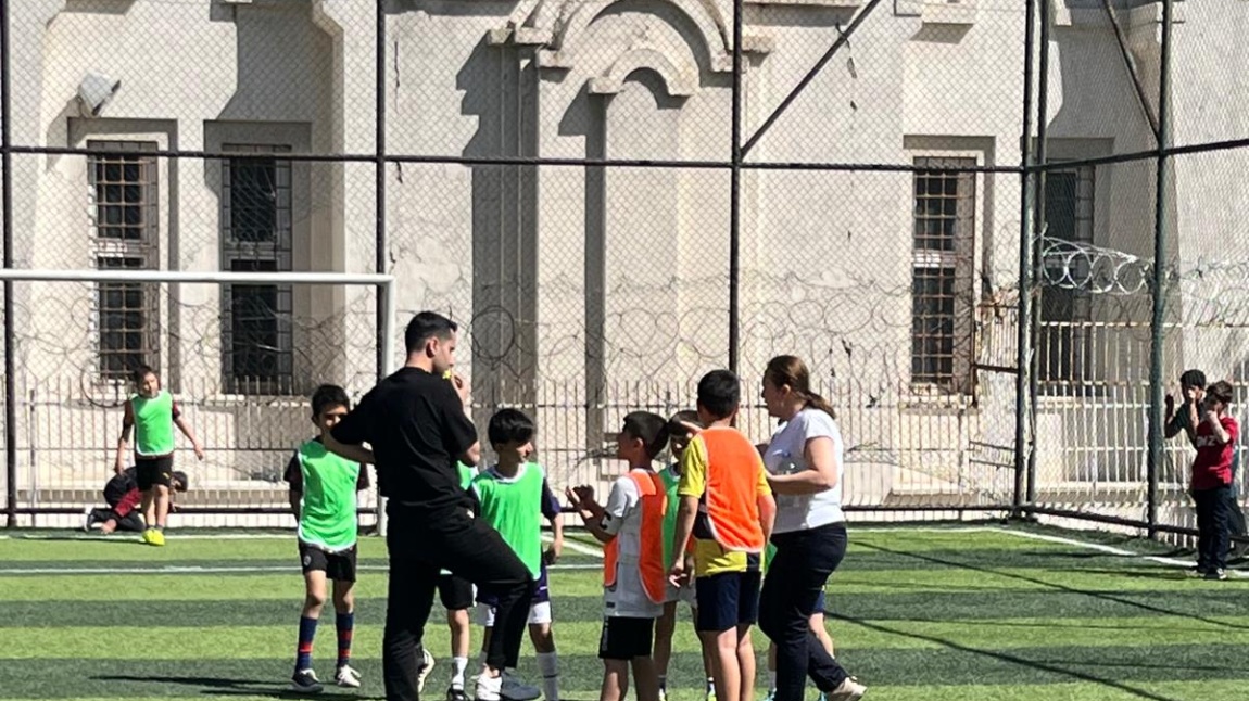 23 Nisan Ulusal Egemenlik ve Çocuk Bayramı etkinlikleri kapsamında düzenlenen “Ulusal Egemenlik Futbol Turnuvası” Başladı.